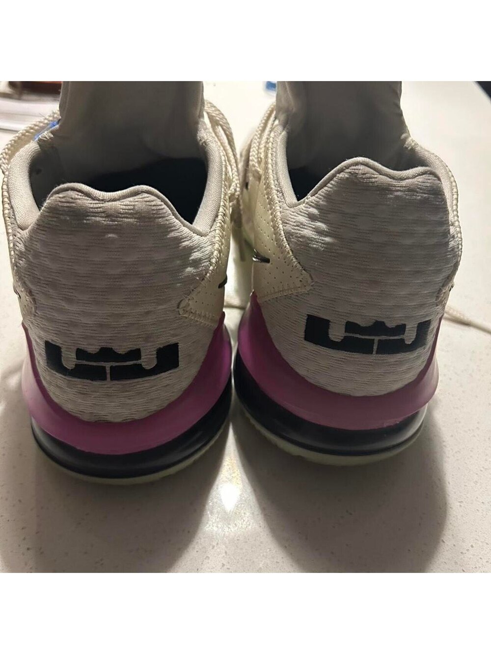 Nike LeBron 18 Basketball Shoes White Blue Purple Size 9